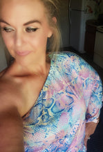 Load image into Gallery viewer, Moment Colorful Snake Top