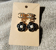 Load image into Gallery viewer, CeeC Flower Earrings
