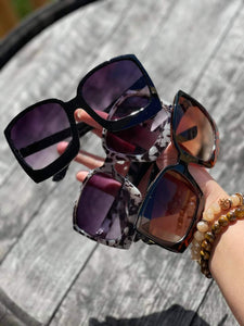 Cloeen Oversized Gradient Sunglasses