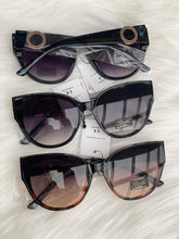 Load image into Gallery viewer, Stunning Versace DI Sunglasses
